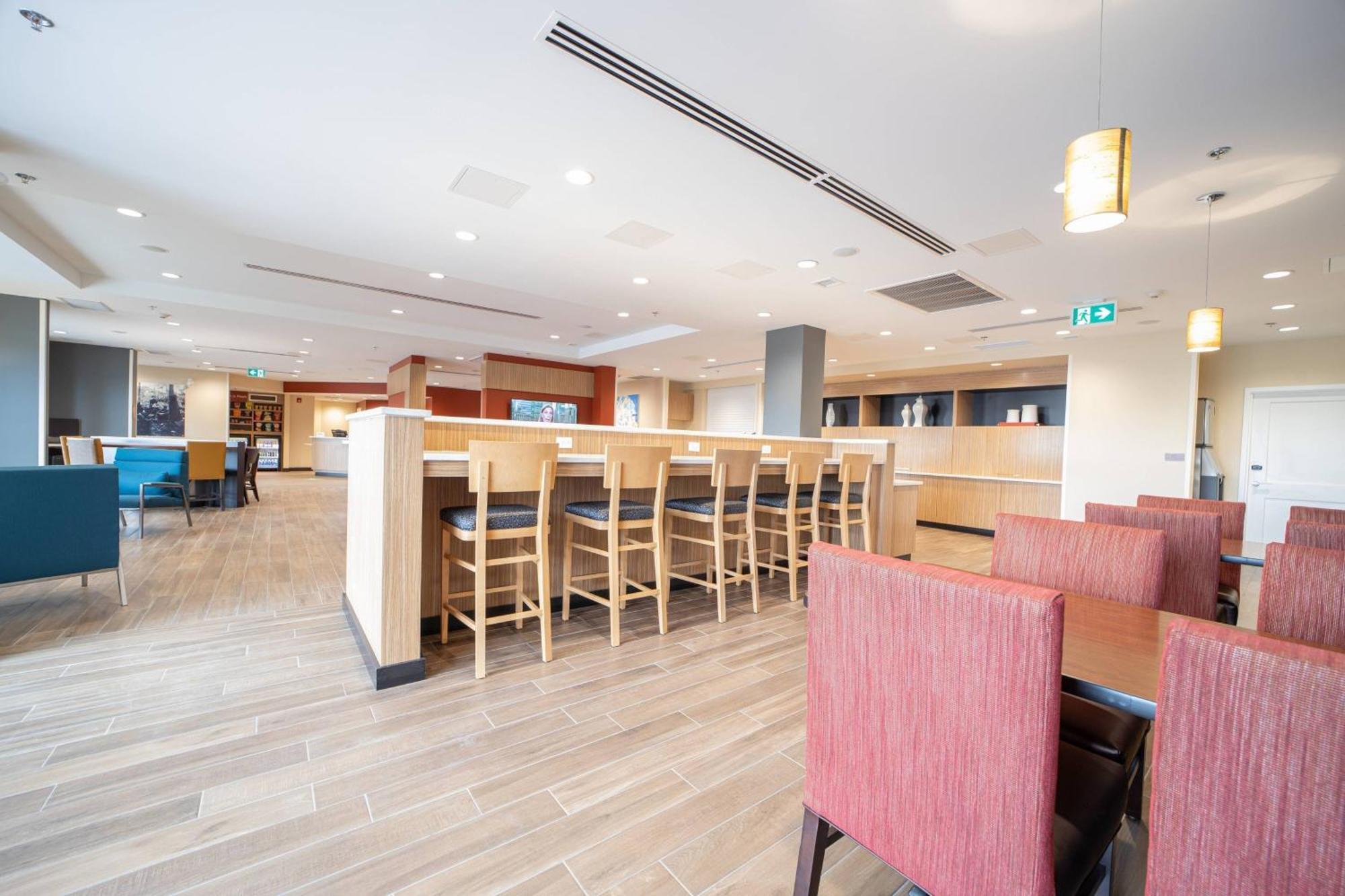 Towneplace Suites By Marriott Petawawa Экстерьер фото
