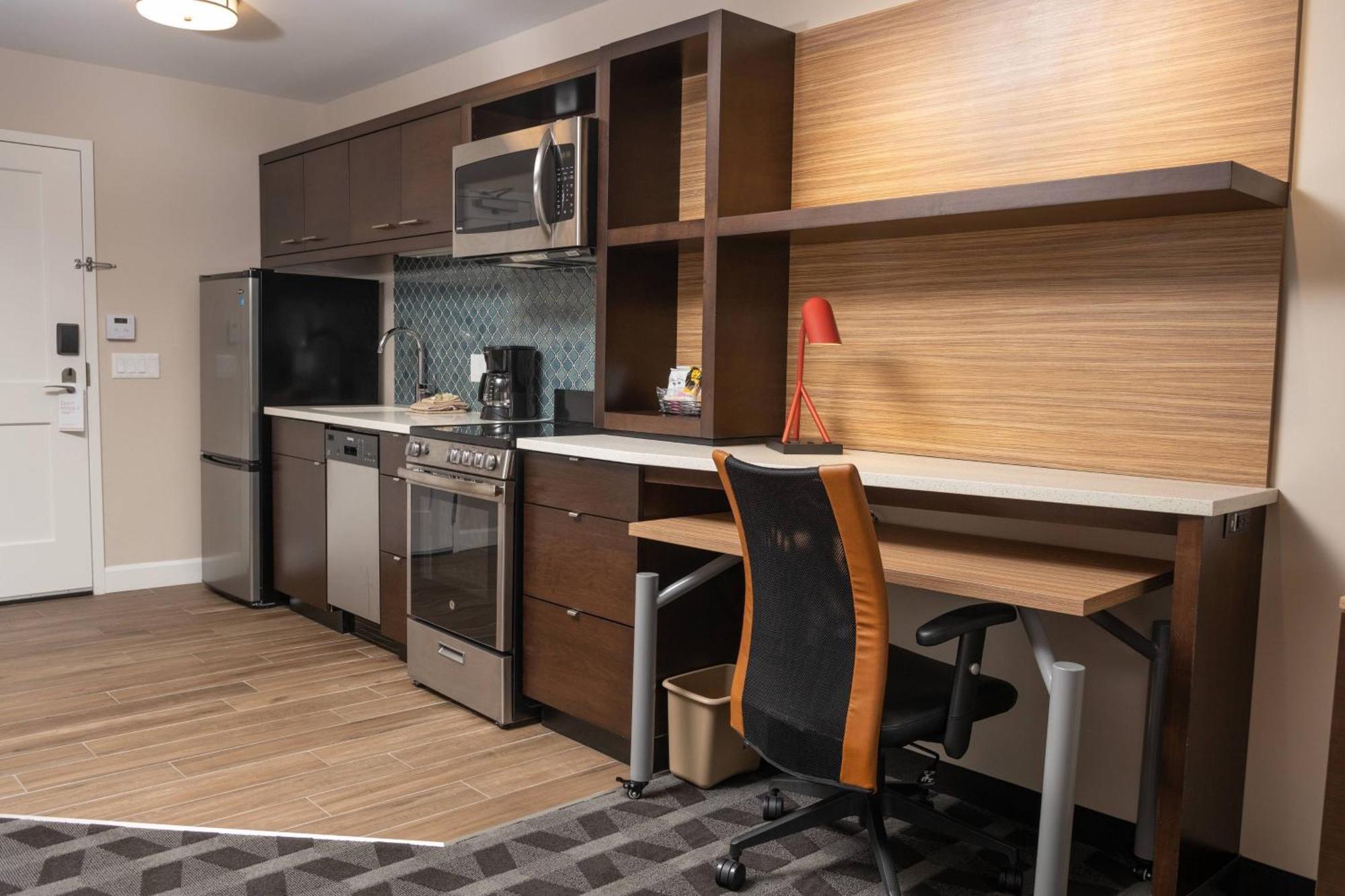 Towneplace Suites By Marriott Petawawa Экстерьер фото